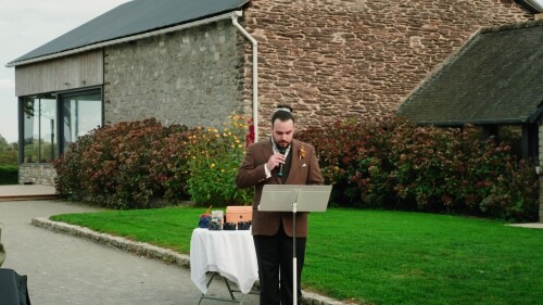 DISCOURS-1---VIN-DHONNEUR.mp4