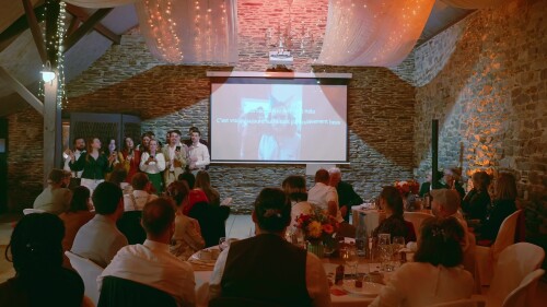 DISCOURS-10---Chanson-des-amis-ARTHUR-et-HELO-sont-des-BEAUFS.mp4